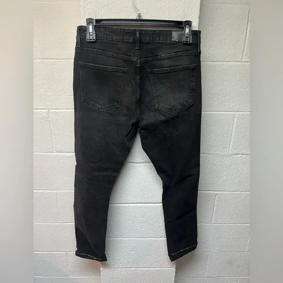 Forever 21 Men's Black Ripped Skinny Jeans - Picture 4 of 6